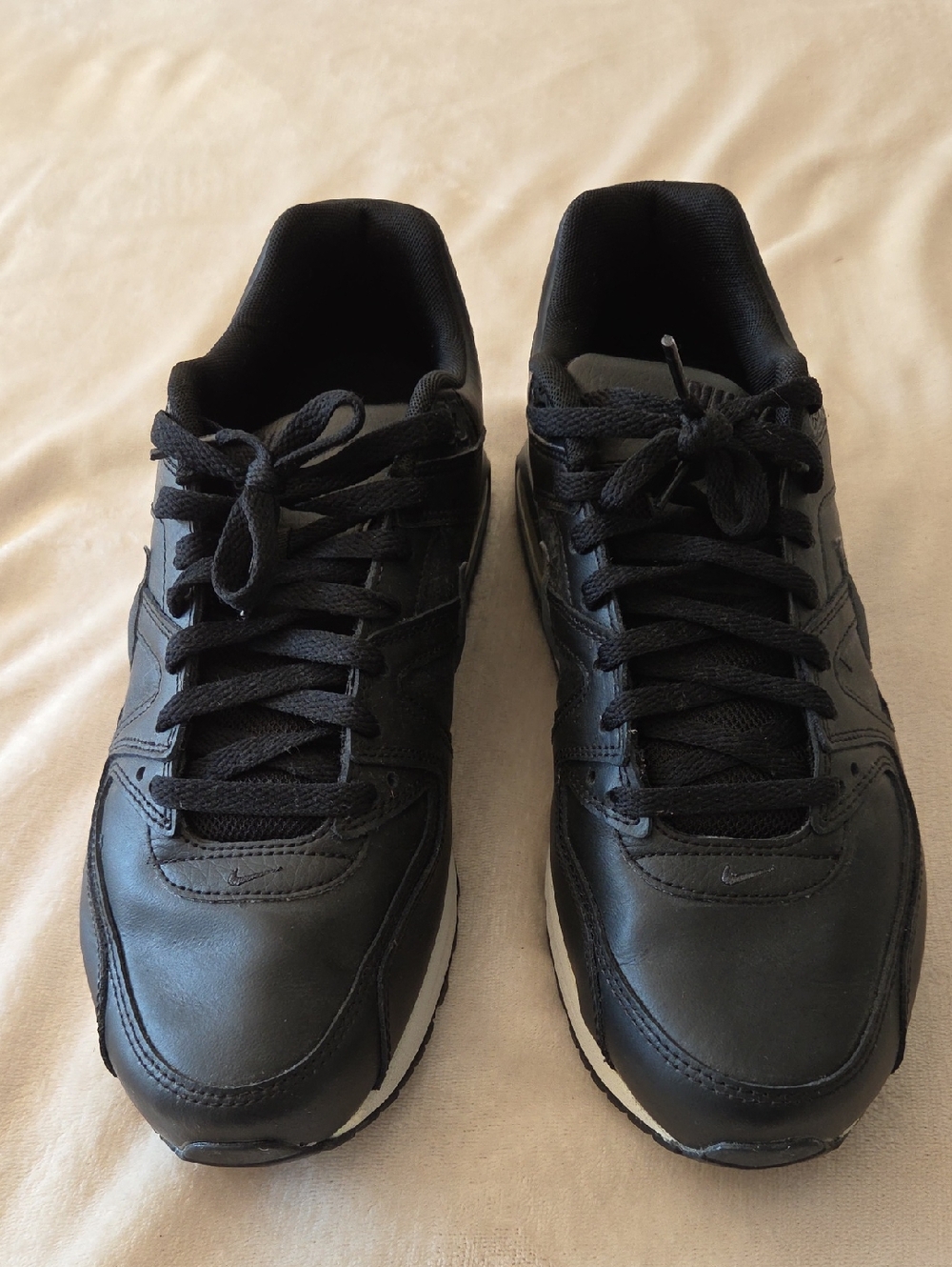 EUC Men's Nike Air Max Sneakers, Size 10.5, Black Leather - Picture 3 of 7